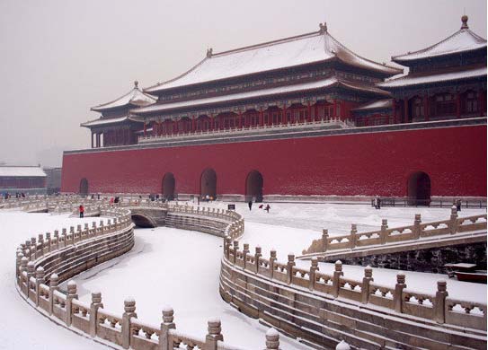 Paisagem de neve na Cidade Proibida atrai turistas