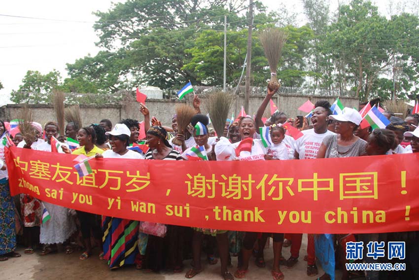 China concede honraria aos cidad?os chineses que lutaram contra o Ebola