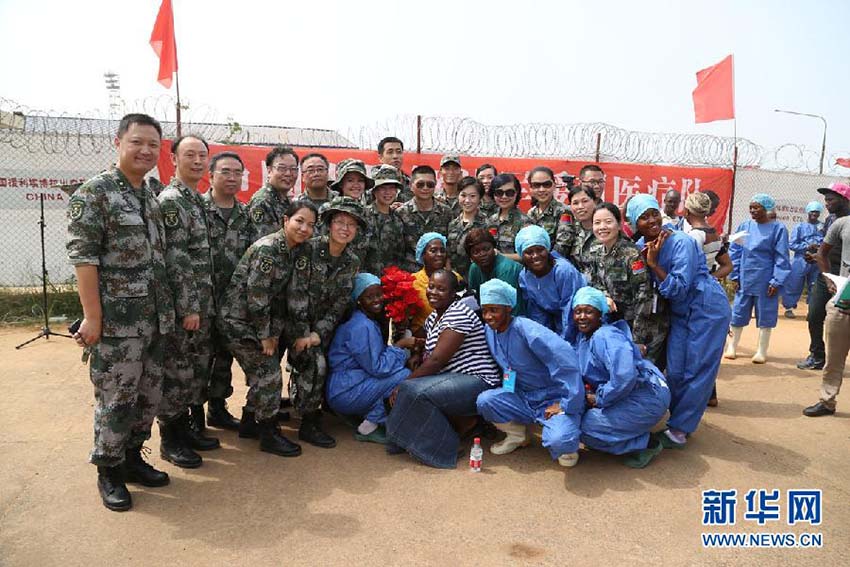 China concede honraria aos cidad?os chineses que lutaram contra o Ebola