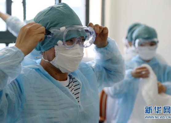 China concede honraria aos cidad?os chineses que lutaram contra o Ebola