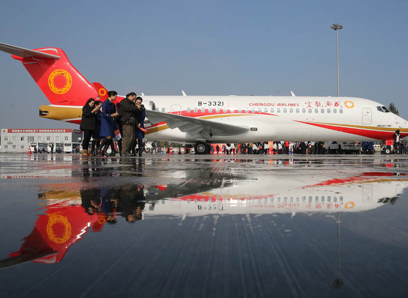 Primeiro jato desenvolvido pela China é entregue