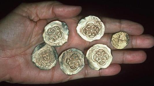 Col?mbia descobre nau afundada com tesouro no valor de 2 bilh?es de dólares