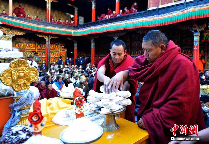 Tibete comemora 20o aniversário da entroniza??o do Panchen Lama