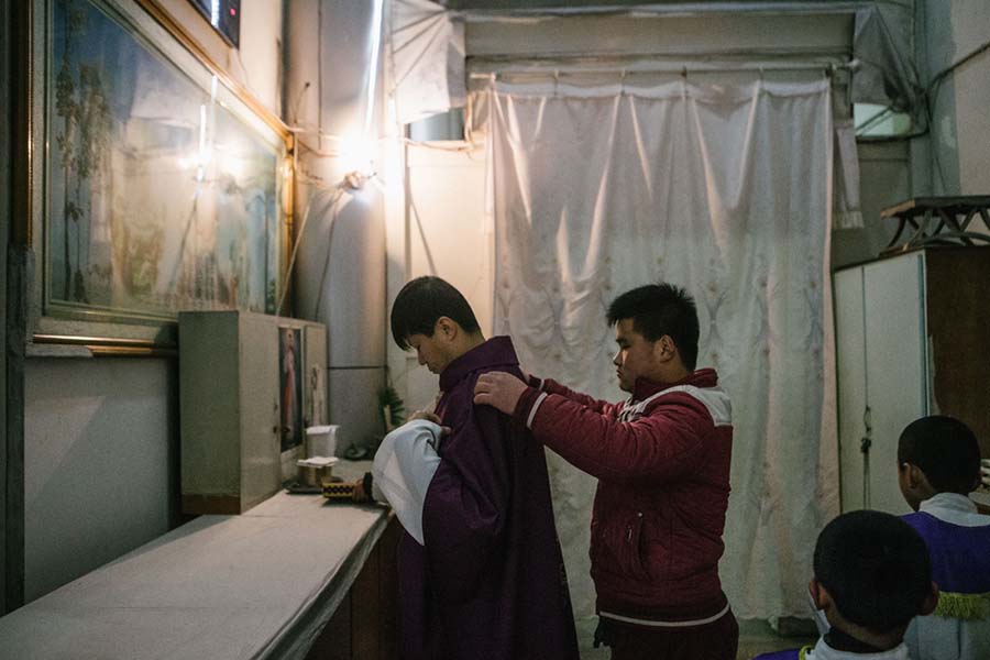 época natalícia em aldeia católica no norte da China