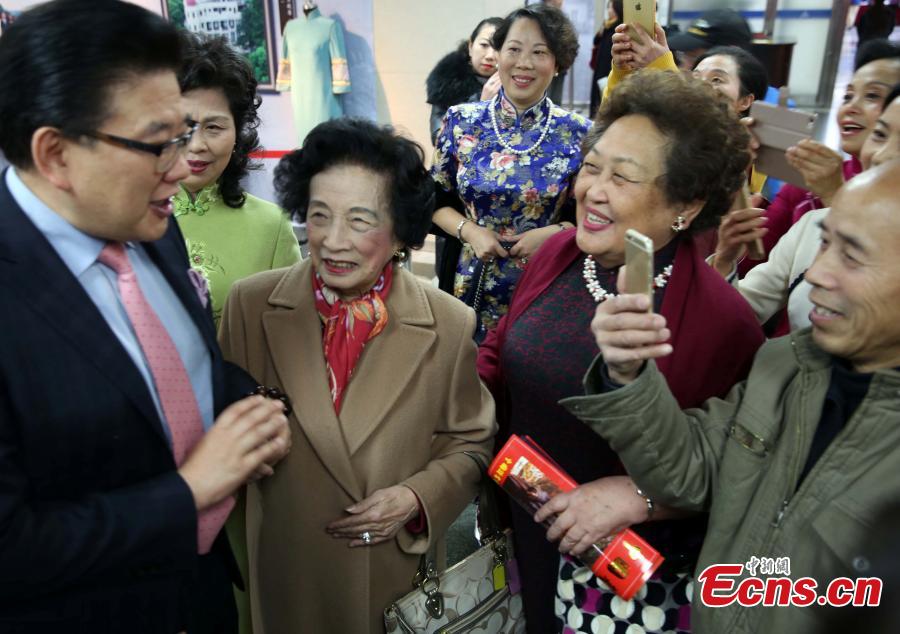 Xangai realiza exposi??o dedicada ao Qipao