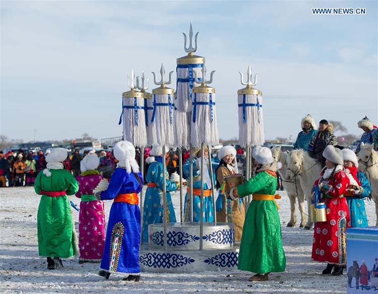 Feira do camelo come?a na Mongólia Interior