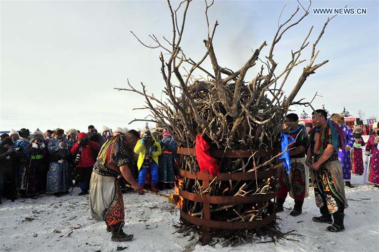 Feira do camelo come?a na Mongólia Interior