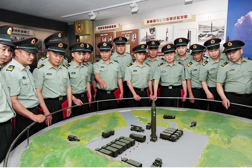 Novas for?as do exército chinês prometem contribuir para a constru??o de exército forte