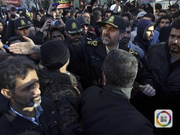 Comunidade internacional pede relaxamento das rela??es entre Riad e Teer?