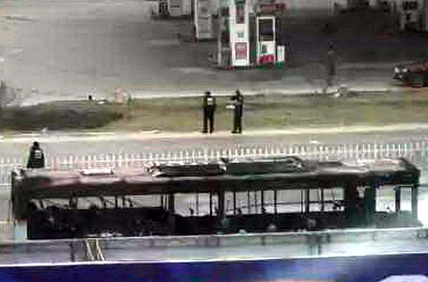 Incêndio em ?nibus no noroeste da China deixa 14 mortos