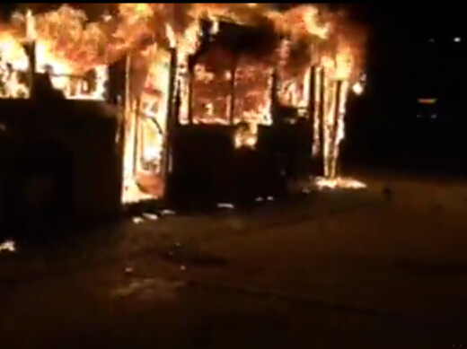 Incêndio em ?nibus no noroeste da China deixa 14 mortos