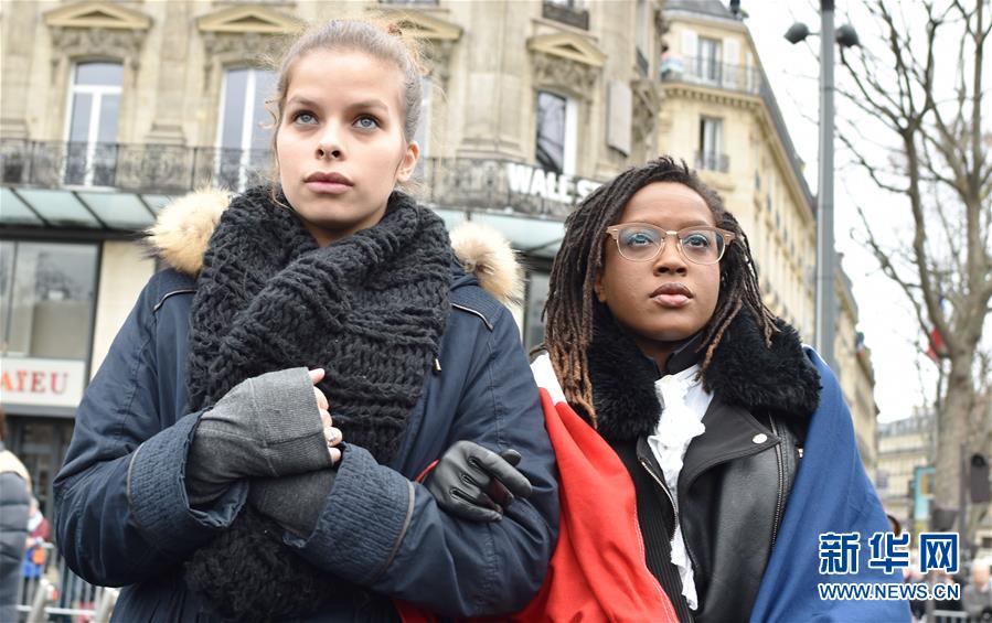 Governo francês realiza atividade para lembrar vítimas dos ataques terroristas