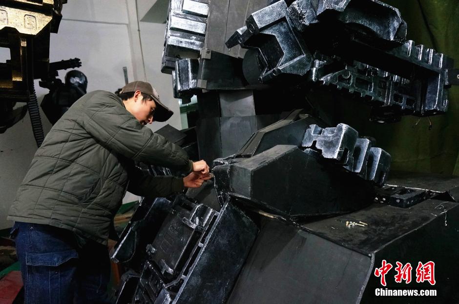 Professor chinês cria soldado rob?