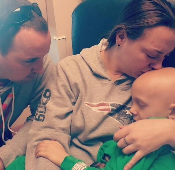 Internautas chineses satisfazem prontamente desejo de crian?a com cancro