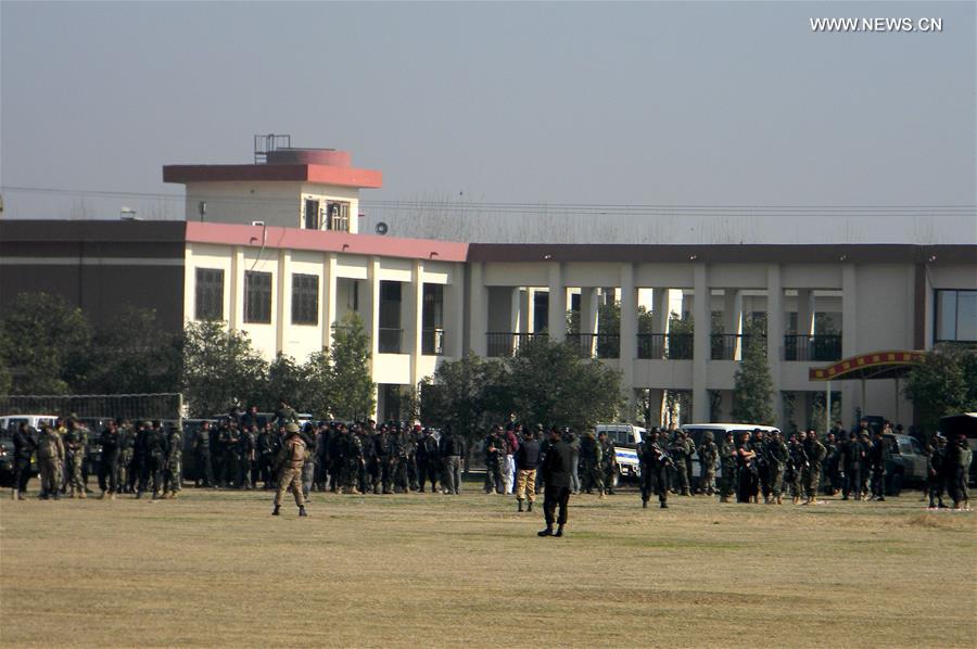 Ataque contra universidade do Paquist?o deixa pelo menos 21 mortes