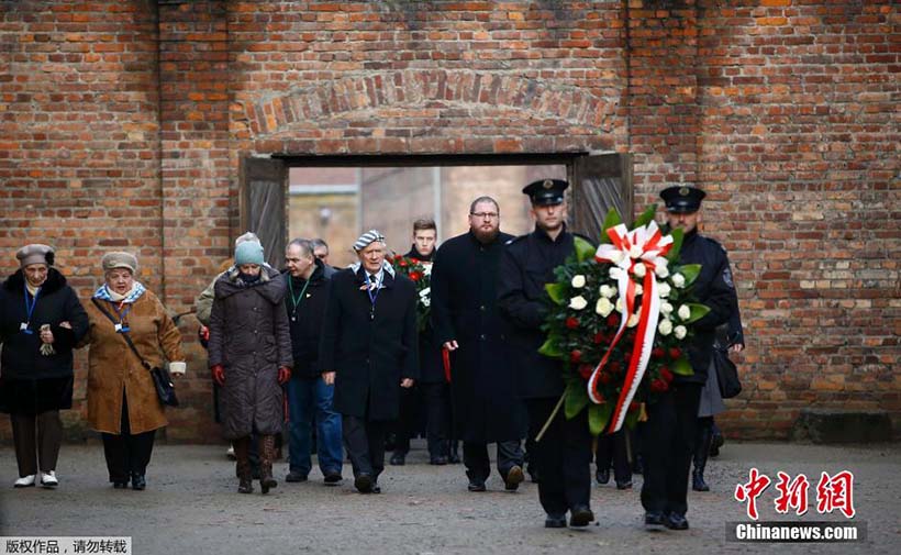 Cerim?nia no campo de concentra??o de Auschwitz homenageia vítimas do Holocausto