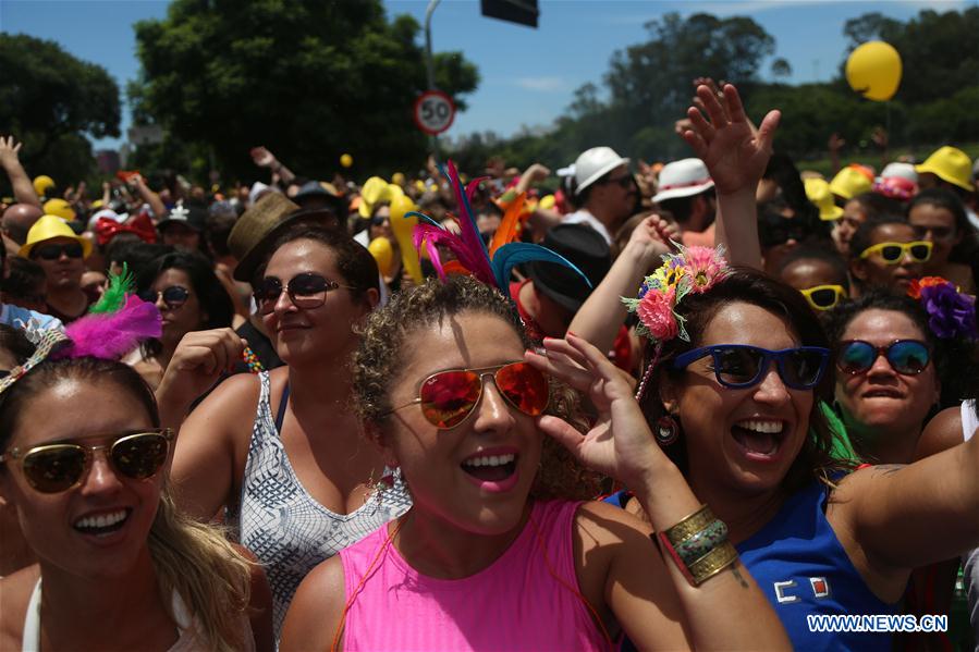 Monobloco desfila pela primeira vez em S?o Paulo