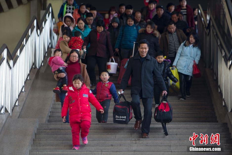 “Xiaonian” marcado pela grande desloca??o de pessoas