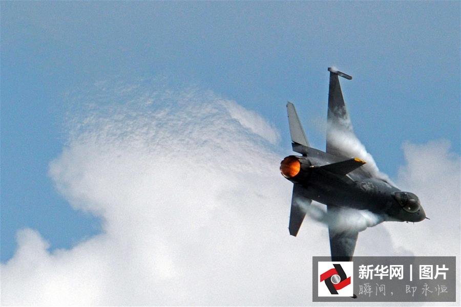 Singapura realiza exposi??o aérea internacional