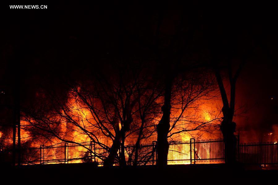 Explos?o de carro-bomba causa 28 mortos na capital da Turquia