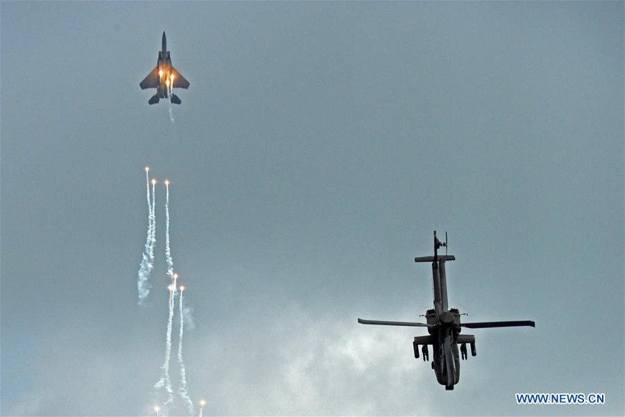 Singapura realiza exposi??o aérea internacional