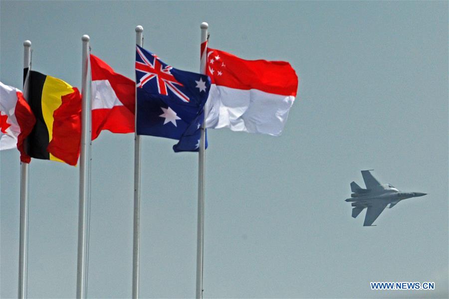 Singapura realiza exposi??o aérea internacional