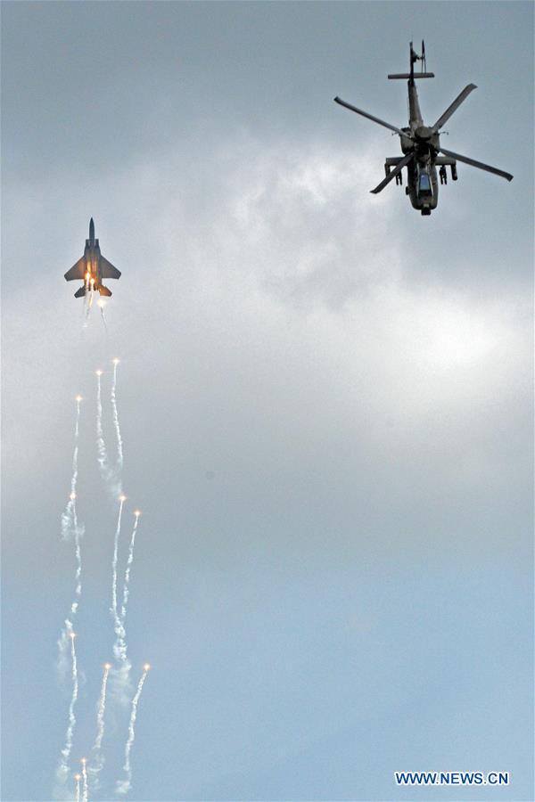 Singapura realiza exposi??o aérea internacional