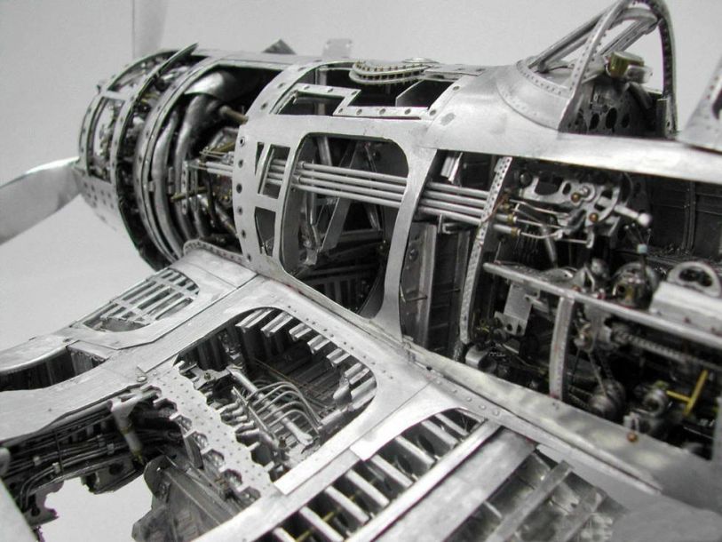 Dentista reformado constrói modelos fiéis de ca?as da Segunda Guerra Mundial em ponto pequeno