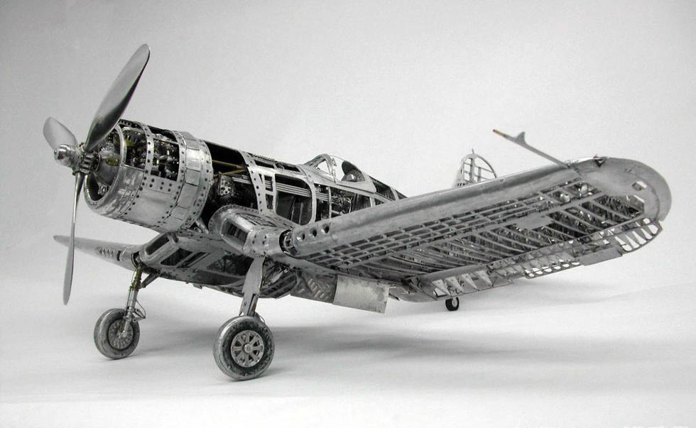 Dentista reformado constrói modelos fiéis de ca?as da Segunda Guerra Mundial em ponto pequeno