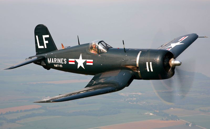 Dentista reformado constrói modelos fiéis de ca?as da Segunda Guerra Mundial em ponto pequeno