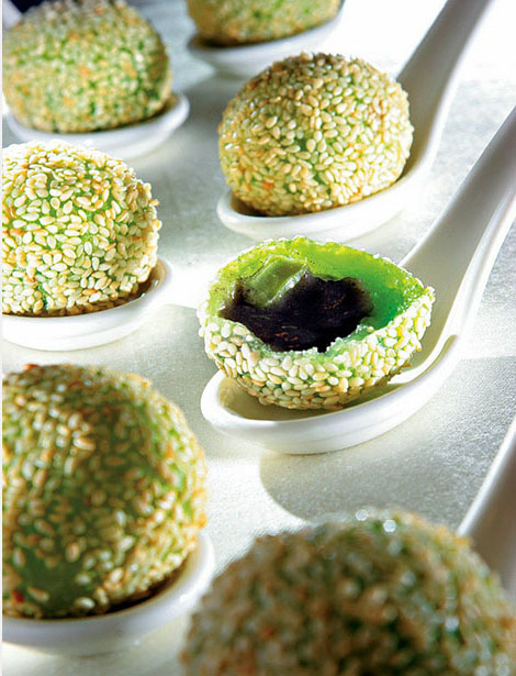 Bolinho doce, a iguaria do Festival das Lanternas