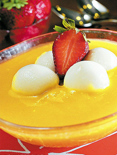 Bolinho doce, a iguaria do Festival das Lanternas