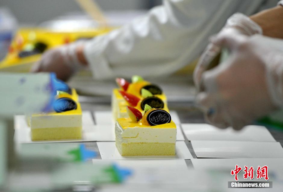 Galeria: Processo de produ??o das refei??es servidas a bordo dos avi?es