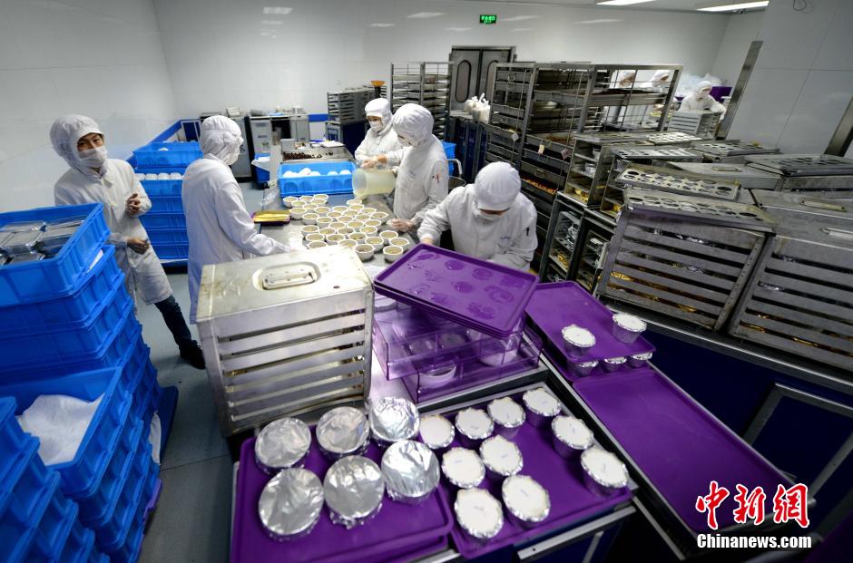 Galeria: Processo de produ??o das refei??es servidas a bordo dos avi?es