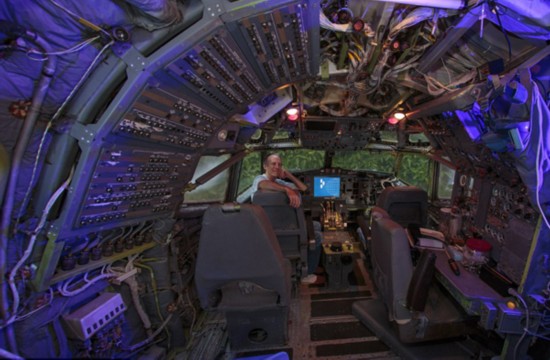 Americano requalifica avi?o inutilizado tornando-o numa habita??o completa