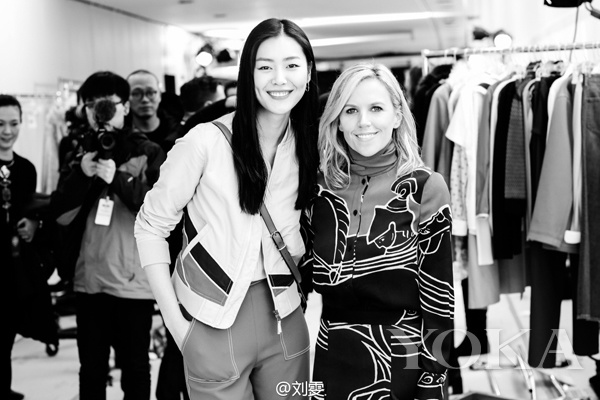 Diferentes looks da modelo Liu Wen