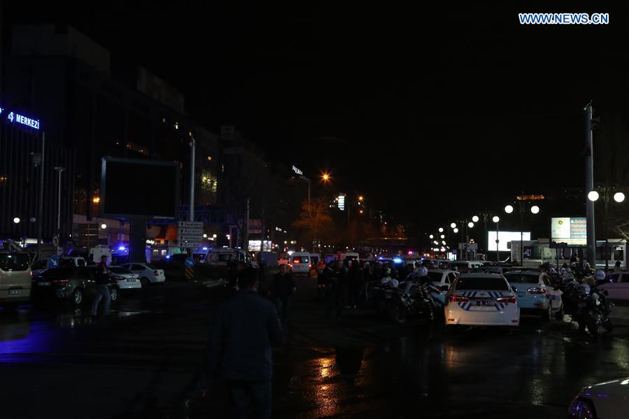 Explos?o provoca pelo menos 34 mortos e 125 feridos em Ancara
