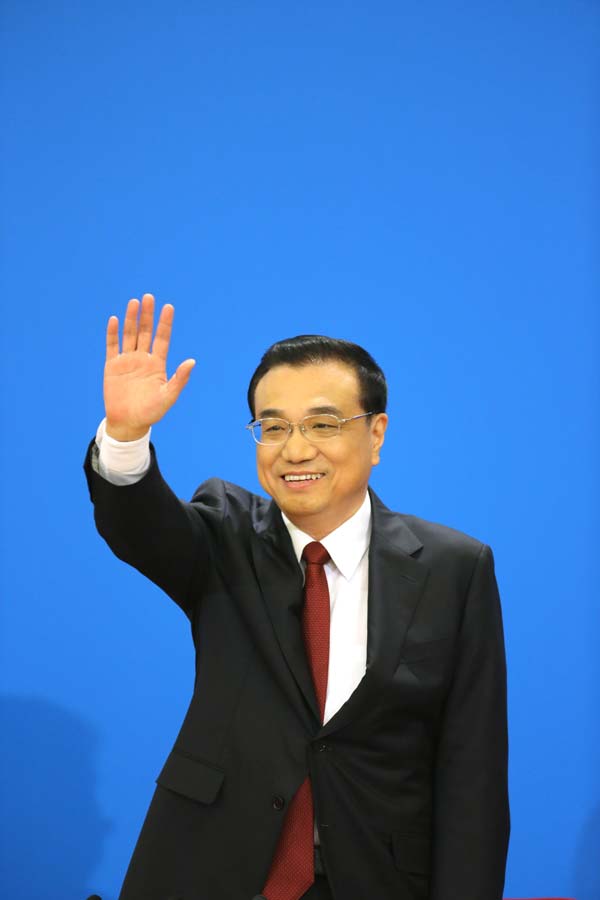 Fotos: Li Keqiang concede entrevista coletiva à imprensa no final da APN