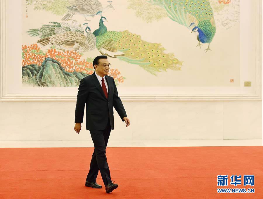 Fotos: Li Keqiang concede entrevista coletiva à imprensa no final da APN