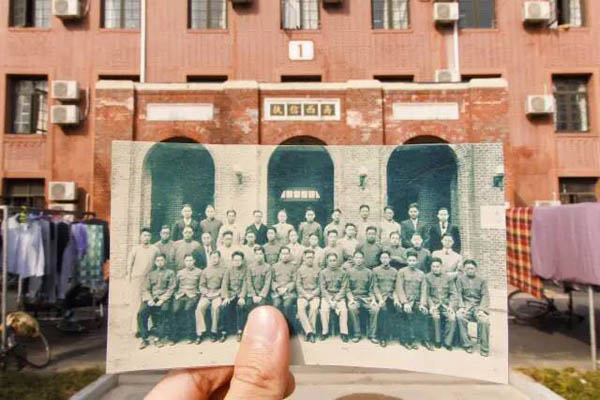 Passado e Presente: Universidade Jiaotong de Shanghai publica fotos comparativas das diferentes gera??es de alunos