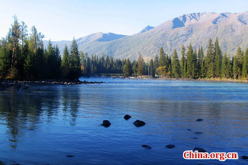 Paisagem do Lago Kanas em Xinjiang