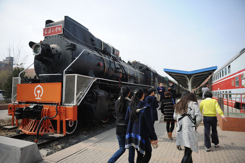 Insólito: Vag?es de trem servem de cantina em uma universidade chinesa