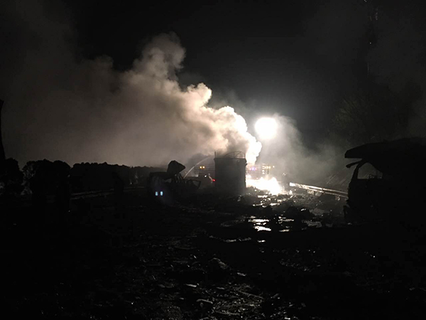 Explos?o de caminh?o-tanque mata 5 pessoas no centro da China