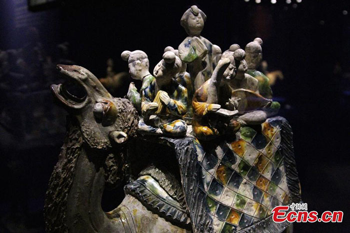 Ceramica rara da Dinastia Tang é exibida no noroeste da China