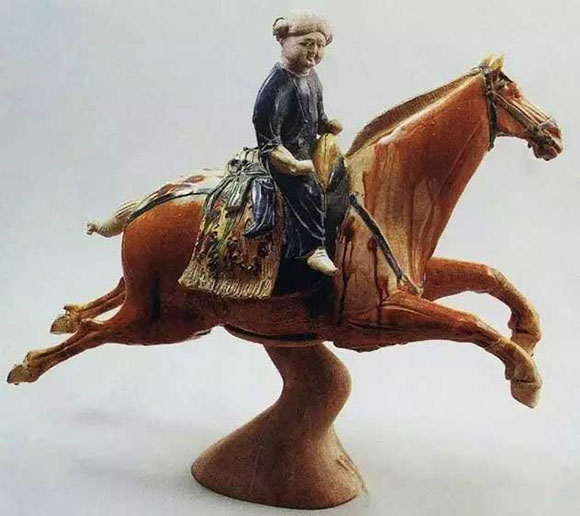 Ceramica rara da Dinastia Tang é exibida no noroeste da China