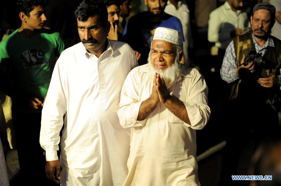 Atentado bombista causa 69 mortos no Paquist?o