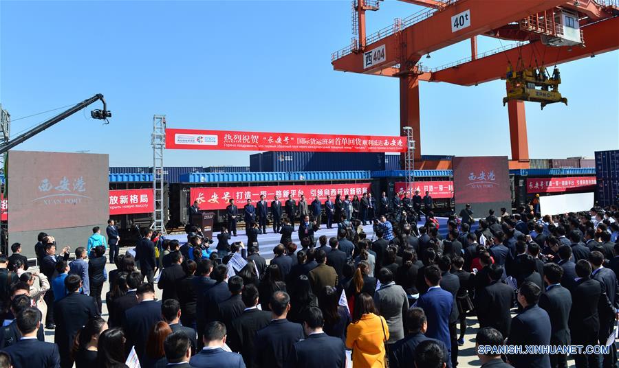 Trem de cargas do noroeste da China se conecta ao Cazaquist?o