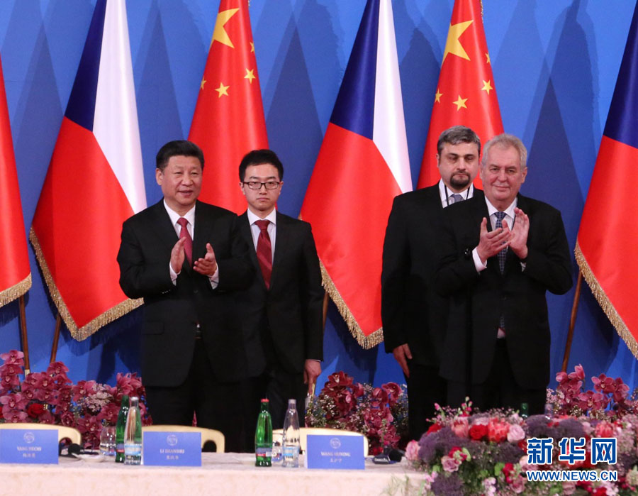 Xi pede fomento de sentimento de comunidade de destino comum com República Tcheca