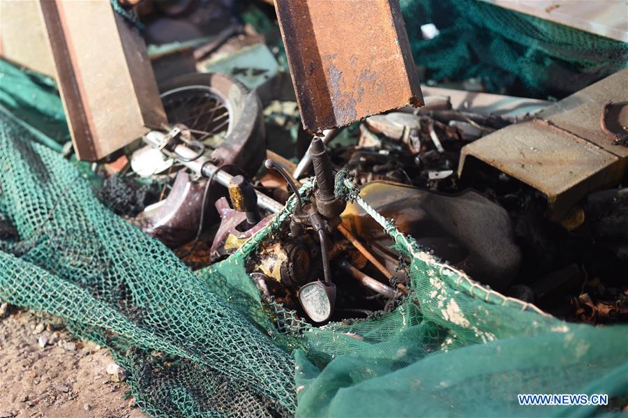 Colapso de elevado na índia mata 20 pessoas