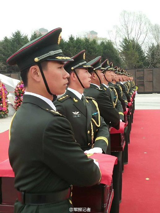 China realiza cerim?nia de enterro de restos mortais de soldados regressados da Coreia do Sul